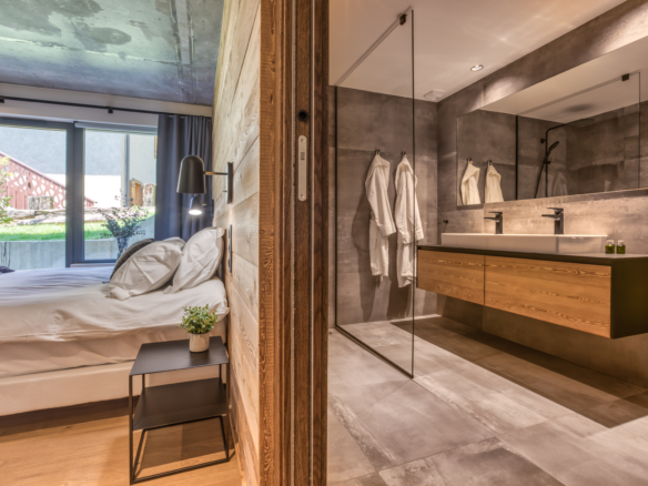 Chalet Cyra, Contemporary Alpine Retreat with Panoramic Mont Blanc Views & Outdoor Jacuzzi