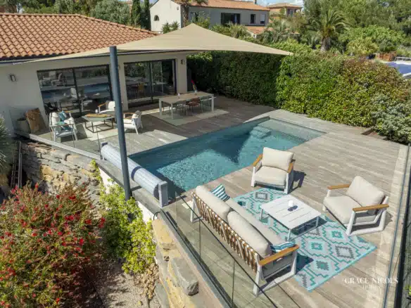 Villa Les Terrasses de Thau: modern villa with lagoon views and swimming pool