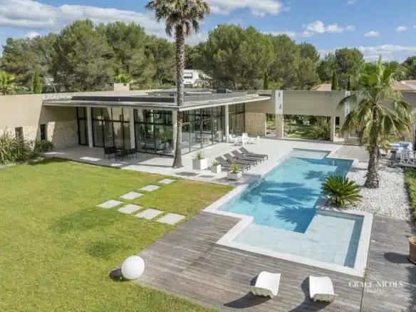 Villa Atrium : Luxury Contemporary Villa with Indoor & Outdoor Pools near Montpellier